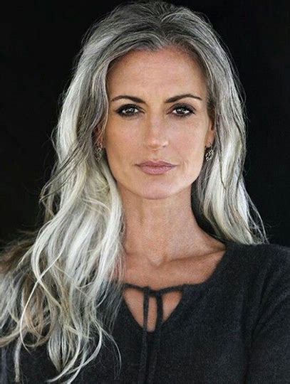 18" Long Grey Without Bangs: Stylish Lace Wigs for 2025