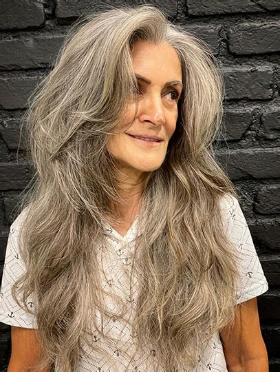 18" VS 2025: The Evolving Glamour of Long Grey Layered Lace Wigs