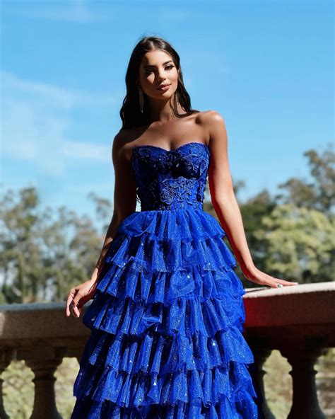 18 Breathtaking Strapless Dresses for Homecoming 2023-2024