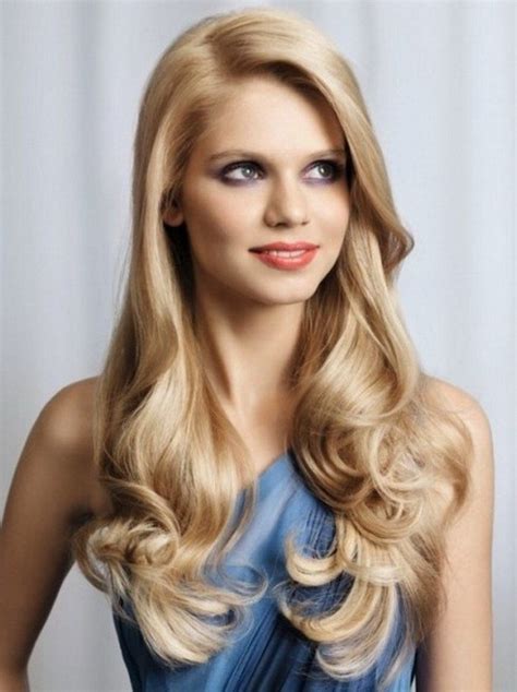 19 Best Long Blonde Hairstyles for Women in 2023