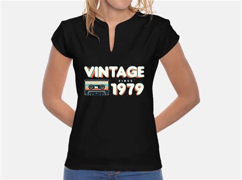 1979: A Nostalgic Journey Embodied in a Timeless T-shirt