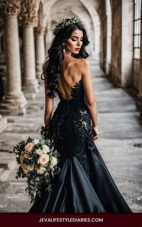 20 Breathtaking Nontraditional Wedding Dresses for the Modern Bride