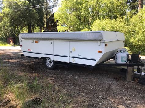 2004 coleman tent trailer