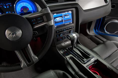 2012 mustang automatic vs manual Reader