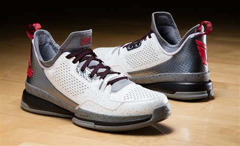 2015: adidas D Lillard 1