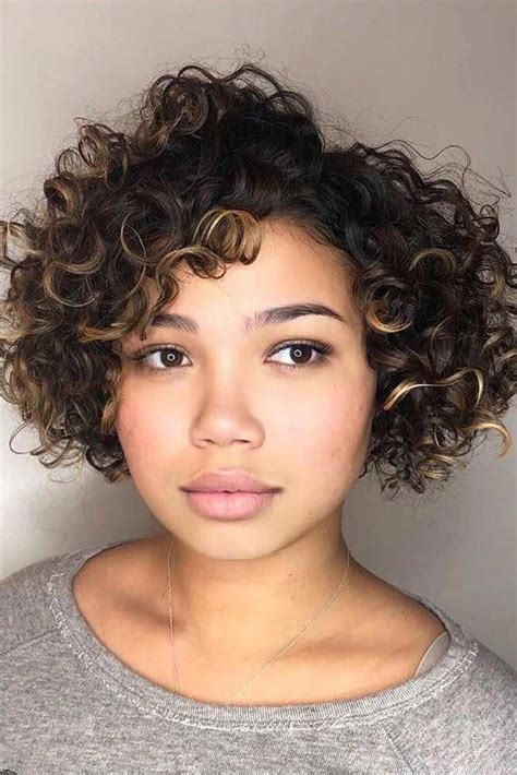 2023's 10 Best Naturally Curly Chubby Face Short Curly Hairstyles