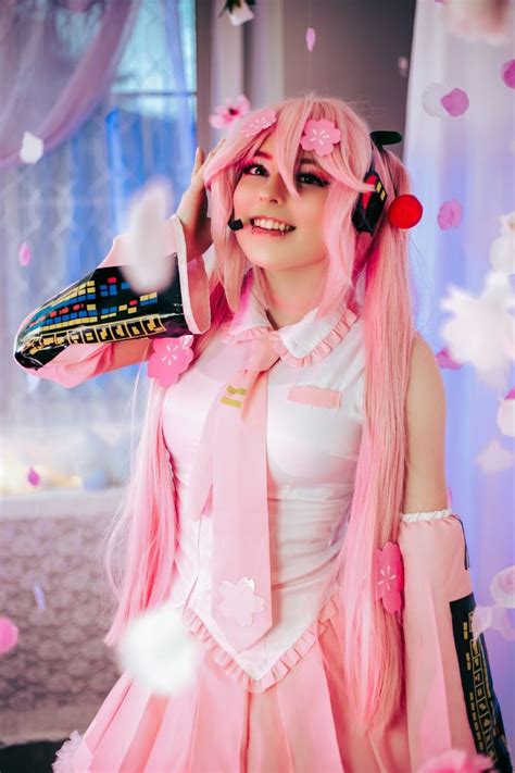 2023's Top 5 Sakura Miku Cosplays: A Guide to Blooming Beauties