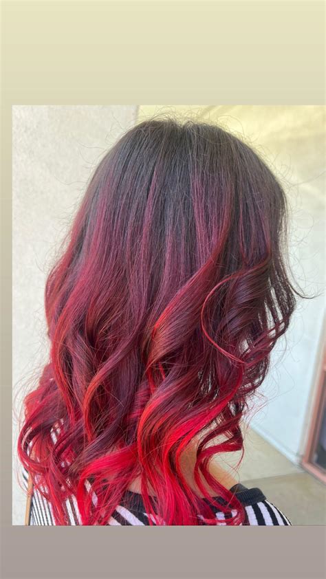 2023's Trendiest Ombre: The Striking Black and Red Ombre