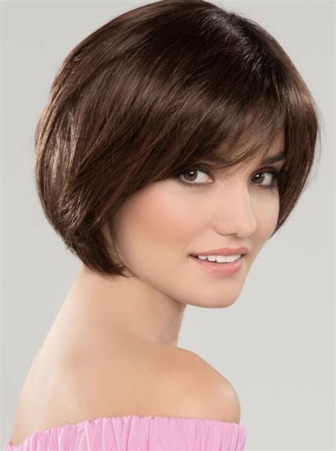 2025's Allure: Chin-Length Brown Bob Wigs Unveiled