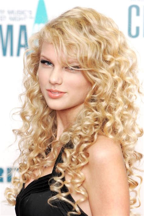 2025's Best 3 Blonde Wavy Long Taylor Swift Wigs VS 4 Others