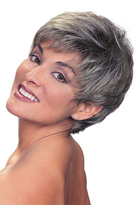 2025's Grey Wigs For Women Over 70: Bobs VS Straight Wigs