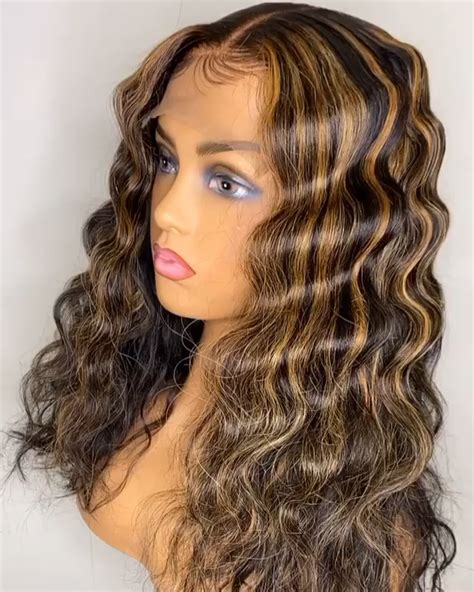 2025's Modern and Sexy: Long Wavy Lace Wigs ~20 Inches