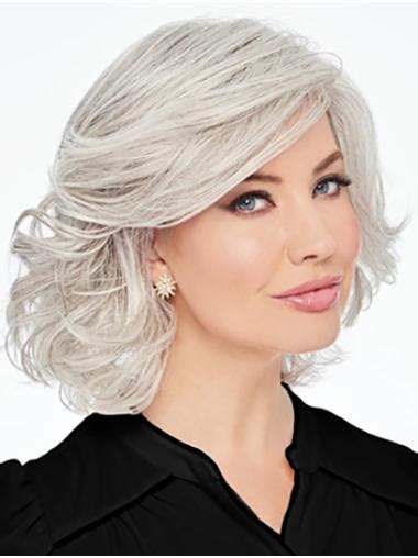 2025's Young Fashion Must-Have: Platinum Blonde, Soft, and Elegant Wavy Chin-Length Capless Wigs