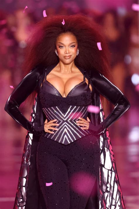 2025: The Ultimate Guide to Tyra Banks' Stunning Long Beach-wave Wig with Curls