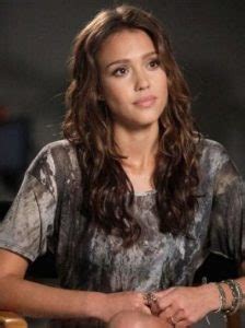 2025: Unveil the Secrets of Discount Brown Wavy Long Jessica Alba Wigs