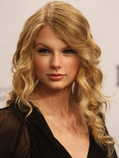 2025—Taylor Swift’s Stunning Wigs: #HairGoals VS #HairFail?