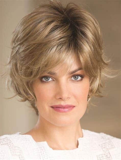 2025 Fashion: Captivating Short Wavy Blonde New Design Layered Wigs