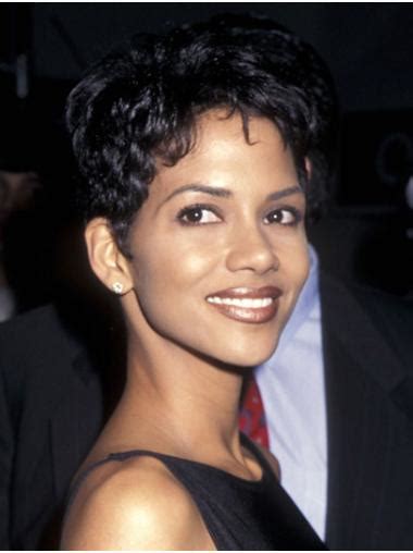 2025 Wavy Black Lace Front Cropped Boycuts Halle Berry Wigs: A Timeless Style