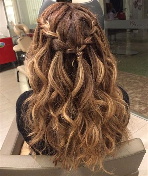 21+ Fashionable Curly Hairstyles for Every Occasion