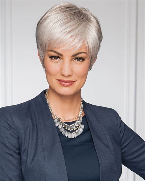 21 Grey Wigs with Fringes to Refresh Your Look