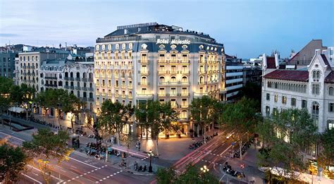 25 City Center Hotels in Barcelona: The Ultimate Guide