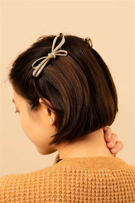 25 Effortless Hair Clips for Short Hair