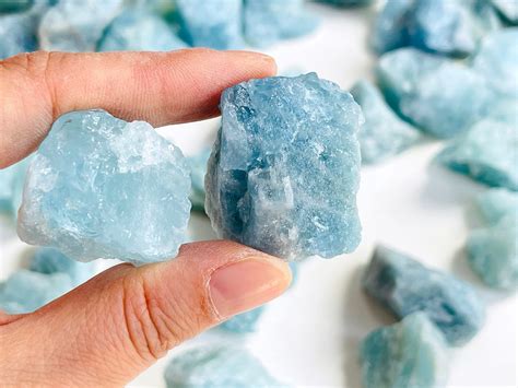 27 Enchanting Benefits of Aquamarine Crystal Raw