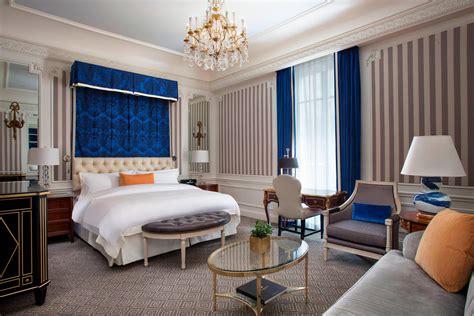 287 elegantly appointed guest rooms and suites