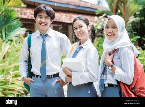 3,000+ Indonesian Students Grace the Halls of Singapore's Schools