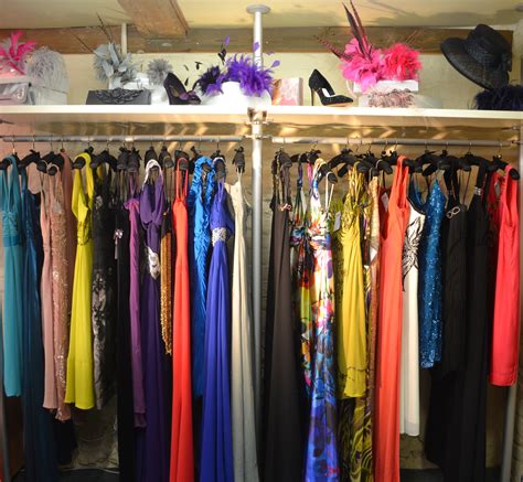 3,000+ Second Hand Dresses Just Waiting for You!