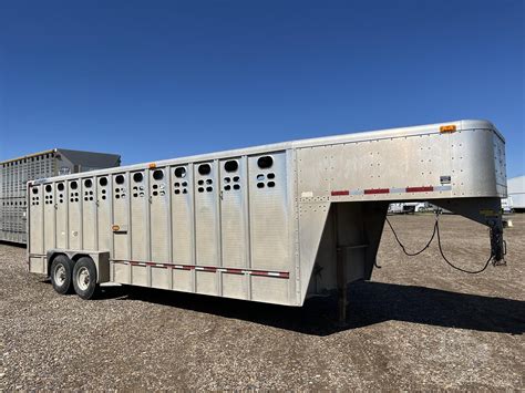 3 Essential Gooseneck Stock Trailers for Ultimate Livestock Transport