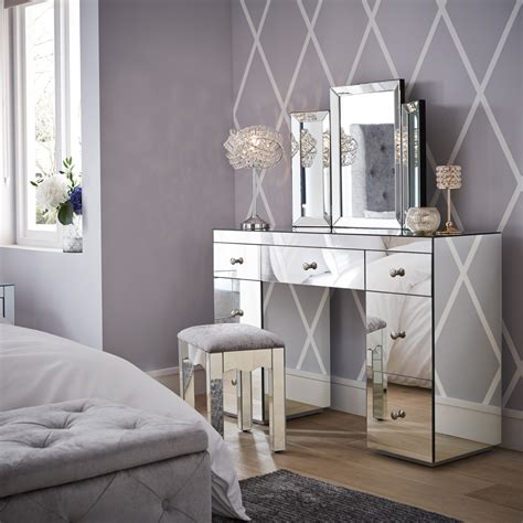 3 Must-Know Mirror and Dressing Table Combos