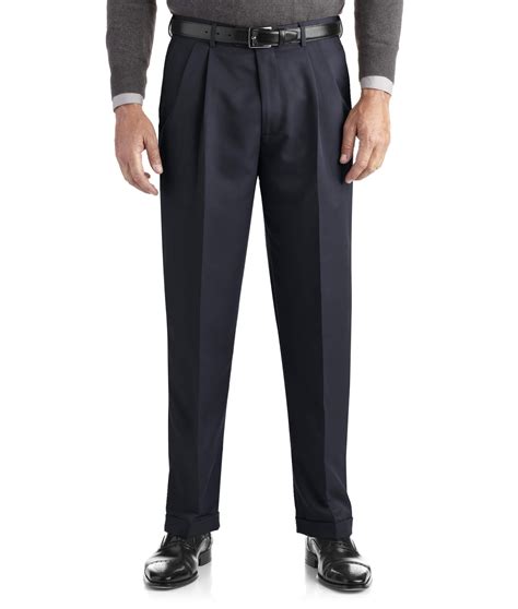 3 Must-Know Tips for Finding the Perfect Pleated Dress Pants for Men