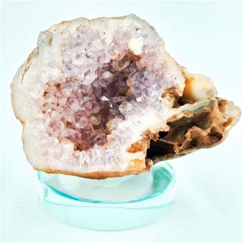 3 Ways to Unleash the Enchanting Allure of Geodes Quartz