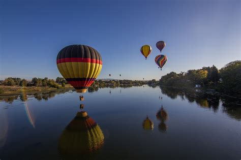 30,000 Feet Above Seattle: The Ultimate Hot Air Balloon Experience