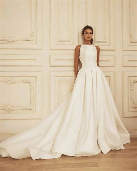 30+ Modest Wedding Dresses That Are Absolutely Breathtaking