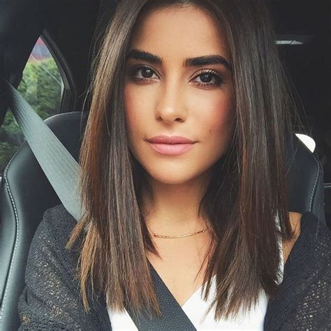 30 Medium Straight Haircuts for a Chic and Sophisticated Look