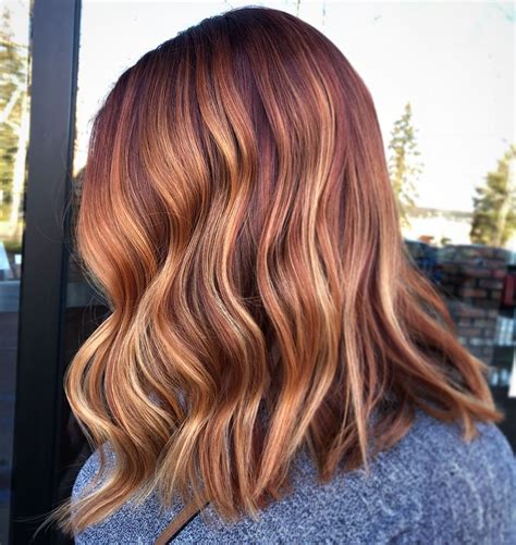 30 Strawberry Blonde Highlights for Brunettes: The Ultimate Guide