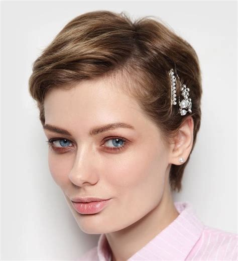 31 Hair Clips for Short Hair: A Guide to Finding the Perfect Accessory