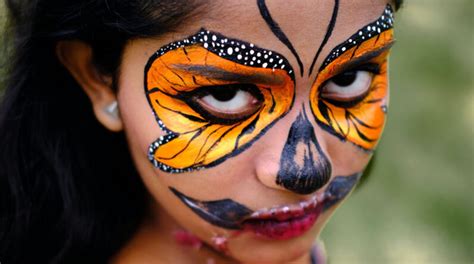 31 Spooktacular Face Designs for Halloween