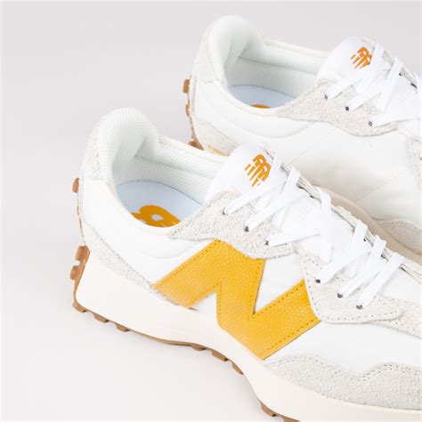 327 New Balance Women: