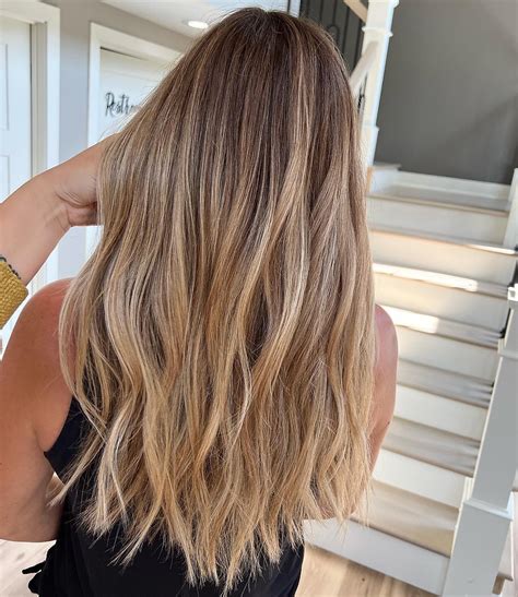 33 Caramel Honey Balayage Hair Ideas for a Sweet & Sultry Look