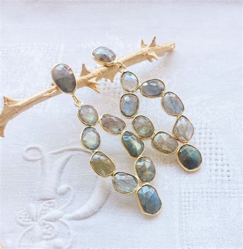 33 Necklace with Stone Designs to Enchant Your Wardrobe