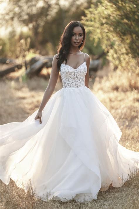 33 Ravishing Romantic Wedding Dresses for Every Bridal Style