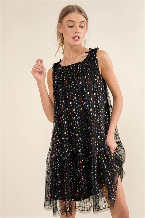 33 Sparkling Dresses for Shimmering Nights