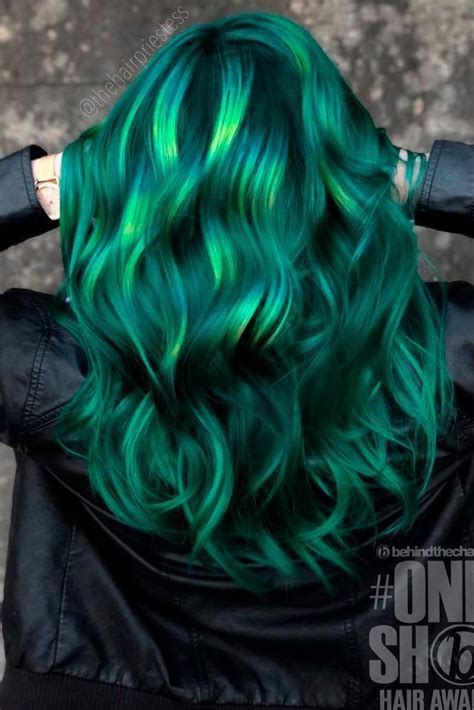 38 Electrifying Dark Green Hair Ideas to Catch All the Eyes