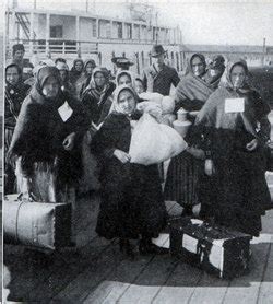3rd class immigrants in the 1910 outfits