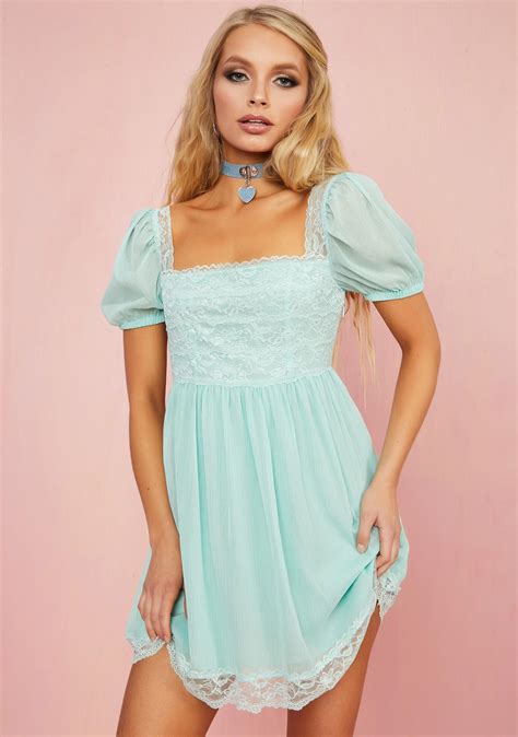 4 Common Mistakes to Avoid When Wearing a Lace Babydoll Dress