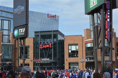 4 Top-Rated Hotels Near Globe Life Field: A Comprehensive Guide for Baseball Enthusiasts