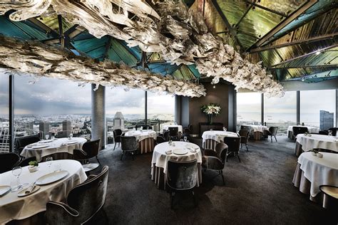 4 Unforgettable Fine Dining Experiences in Singapore with Breathtaking Views